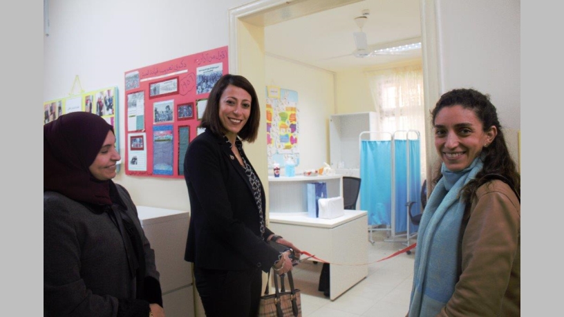 Gig – الأردن تدعم أحد المدارس الحكومية بتجهيز أثاث العيادة الطبية